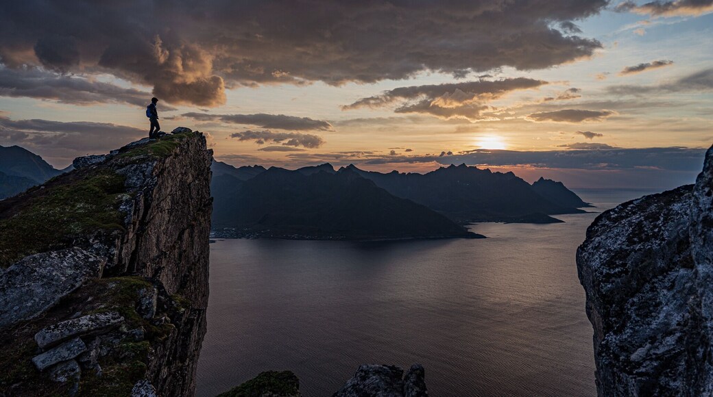Hiking Hesten in Senja to catch sunset
#Adventure