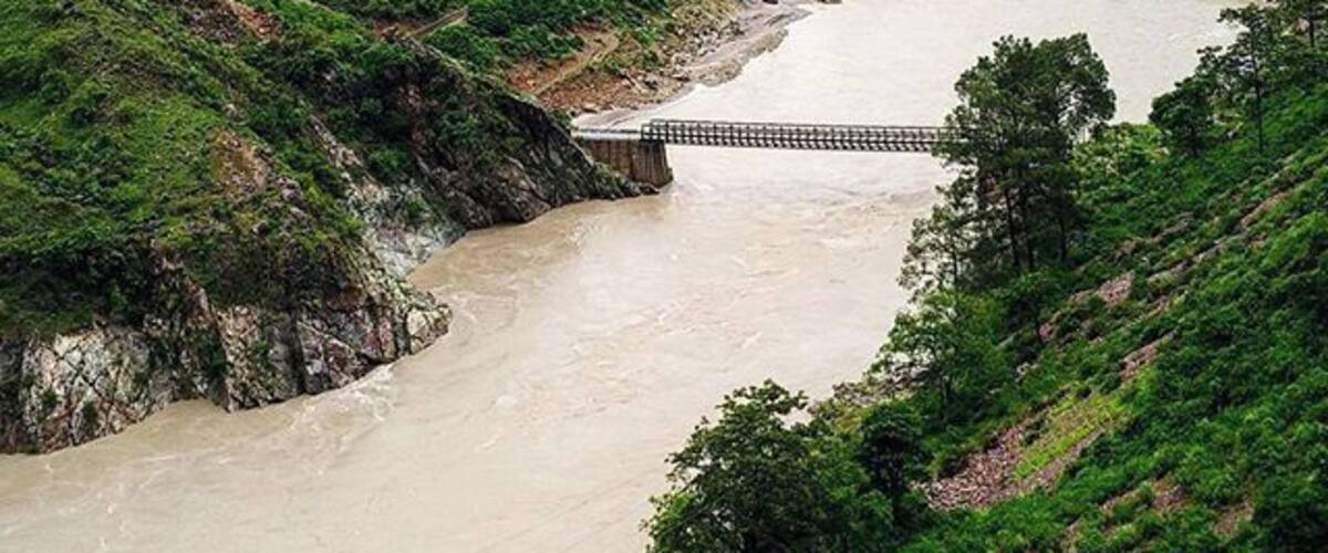 Day 6 - Joshimath to Haridwar
We get on our bus and take the same route as day 1, this time to be departed towards our respective destinations now that the journey was over.
The broken bridge you see here was damaged in the Uttarakhand floods in 2013 that destroyed thousands of villages. The important thing is they made a new one.
I was at Valley of flowers, Uttarakhand in the last week of July, a 6 day trip - my first after leaving the cubicle, also my first without anyone I knew.
I will be sharing one picture each day taking you through the journey and stories about how I managed to survive the first trek of my life.
#incredibleindia #indiapictures #indiaclicks #indiagram #indiatravel #travelpics #travelgram #photooftheday #instagood #instadaily #archives #instaseries #valleyofflowers #uttarakhand #uttarakhandtourism #haridwar #joshimath #trekking #hiking #adventuretime #mountains #hills #sogreen #stream #nofilter #bridgethegap #adventure #Lovetheworld