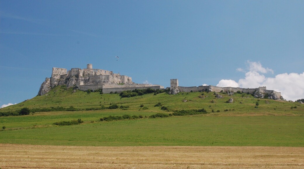 Old ruined castle in eastern Slovakia. It was built in the 12th century, and has been a UNESCO World Heritage Site since 1993.
The nearest main train stations are Spišská Nová Ves and Poprad-Tatry. From either of those you can take a bus to Spišské Podhradie.
#slovakia #UNESCO