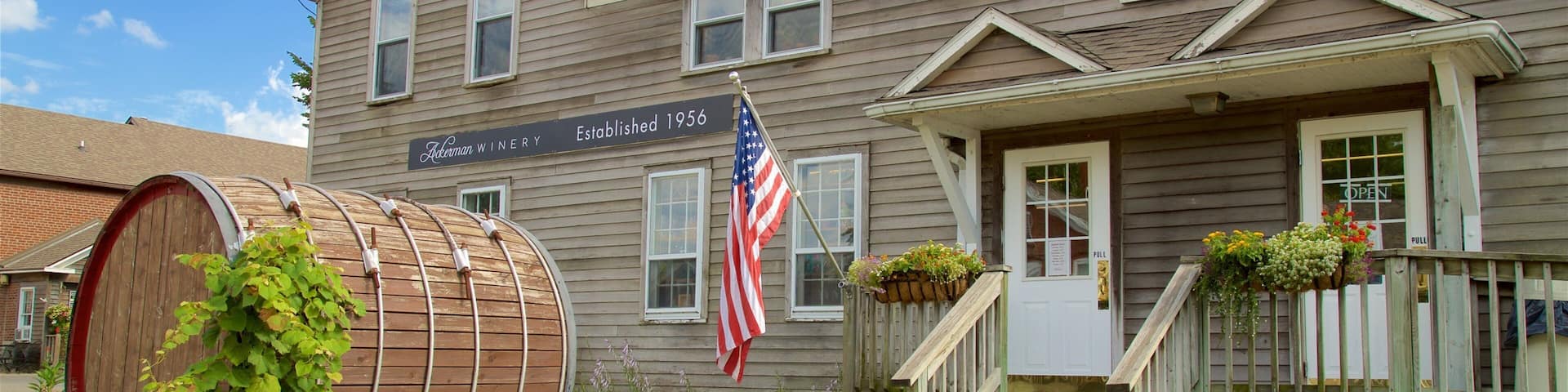 Cedar Rapids - Iowa City which includes a house and heritage elements