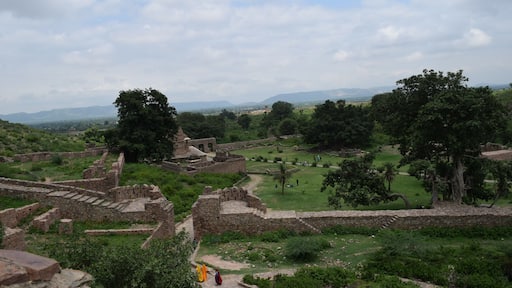 This place is serene, beautiful and far way from the city hustle bustle.
Best months to vist: September to March