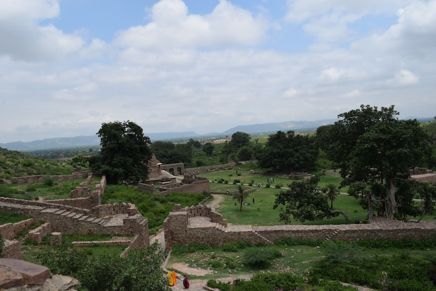 This place is serene, beautiful and far way from the city hustle bustle.
Best months to vist: September to March