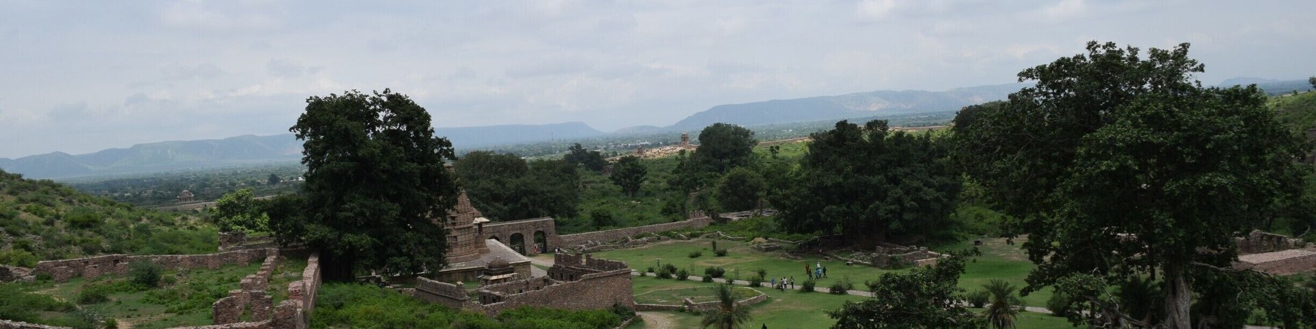 This place is serene, beautiful and far way from the city hustle bustle.
Best months to vist: September to March