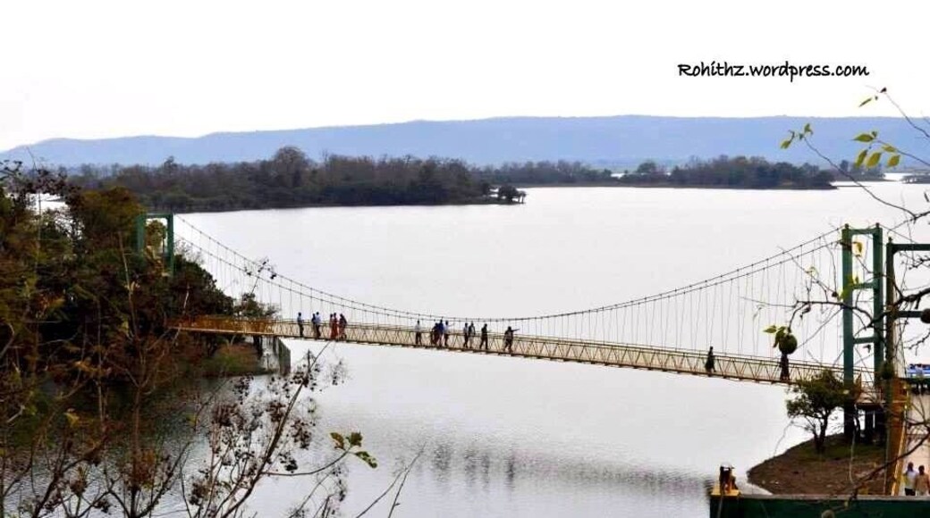 Laknavaram Lake: Is Beautifully landlocked lake is located at a distance of 80kms from Warangal and 220kms from Hyderabad. This lake was the discovery of the Great Kakatiya rulers. They spotted this excellent place amidst trees and green hills coiled all around to hold the rainwater. This Spread over 10,000 acres. This lake has 13 tiny Islands which are scattered around the lake making this place blissfully serene #waterlust