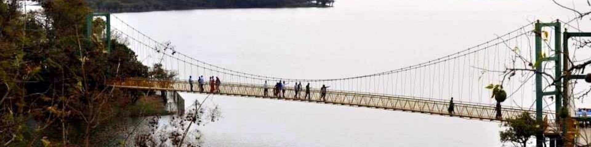 Laknavaram Lake: Is Beautifully landlocked lake is located at a distance of 80kms from Warangal and 220kms from Hyderabad. This lake was the discovery of the Great Kakatiya rulers. They spotted this excellent place amidst trees and green hills coiled all around to hold the rainwater. This Spread over 10,000 acres. This lake has 13 tiny Islands which are scattered around the lake making this place blissfully serene #waterlust