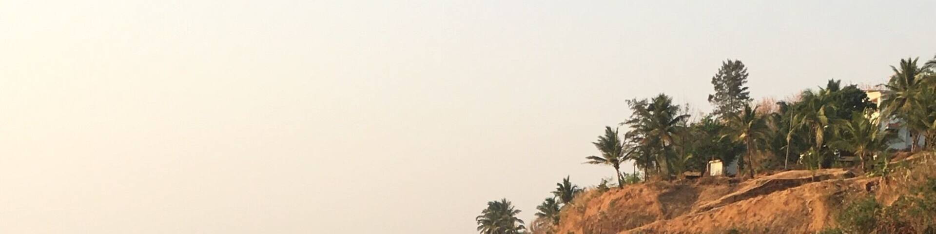 This is approx 20 Kms from Dapoli , Ratnagiri and view from this place is amazing