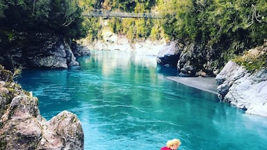 The water at Hokitika Gorge looks as if it has been dyed this gorgeous blue. Winter is a perfect time to go to New Zealand you have so many amazing places all to yourself.
#newzealand #nature