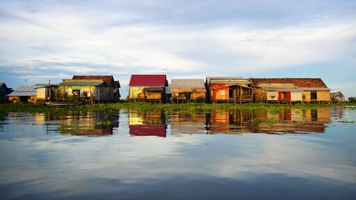 Floating Village Relax Clear Sky Concept