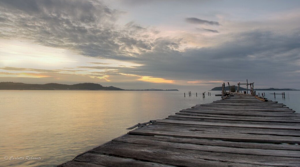 There is just one accommodation in the Island: Nomads Land. All around just the ocean and and small islands with few fisherman. Now that a new highway have been build is getting easier to get to this part of Cambodia. Still the people that get there are not many yet and the Island feels like an untouched paradise.
Here you can find more informations about the island
http://nomadswind.com/cambodia-travel-diary-3-nomads-land-koh-totang-best-beach-gateway/
#travel #cambodia #island #paradise