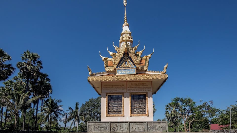 Well of shadows in Battambang, a genocide site under the Khmer Rouge.
#StunningStructures
