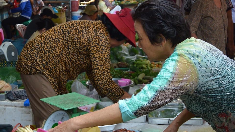 Me and my friends had joined a cookingclass in local foods in Battambang at Nary's Kitchen. Before the cookingclass started, the cook took us to the local market nearby. It was an explosion of colours, sounds and smells. I have never seen such variety in foods at one place. Everywhere I saw women and men trying to bargain for their groceries and trying to sell their fruits, vegetables, fish and meat. #Market #market #localfoods #asianfood #local