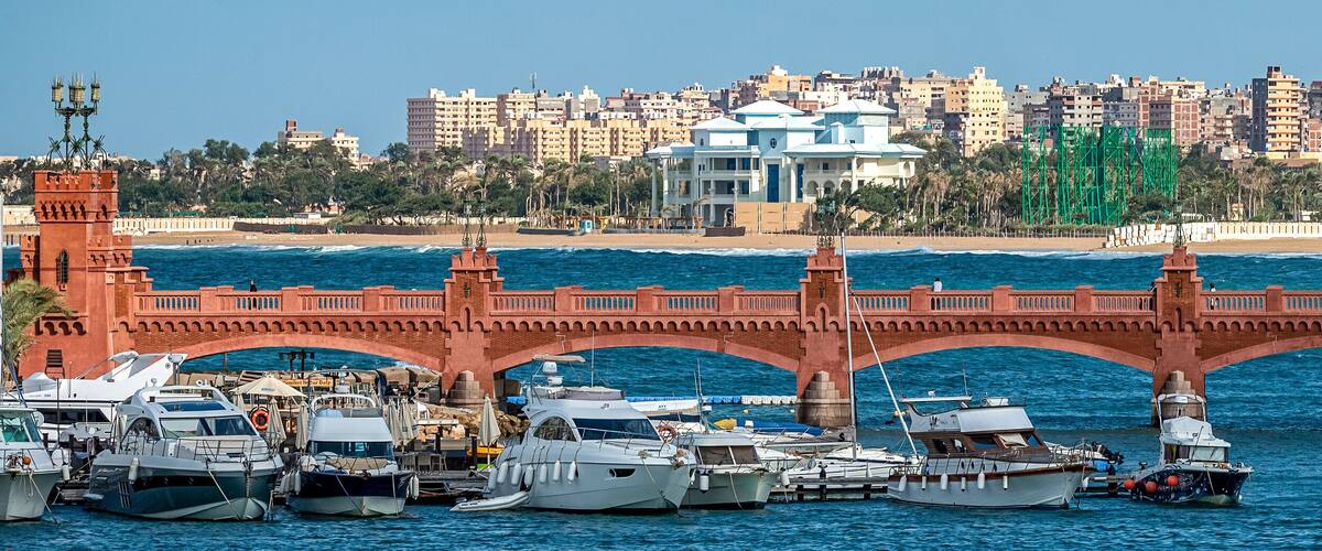 17/11/2018 Alexandria, Egypt, view of the embankment of the ancient city on the Mediterranean coast at dawn