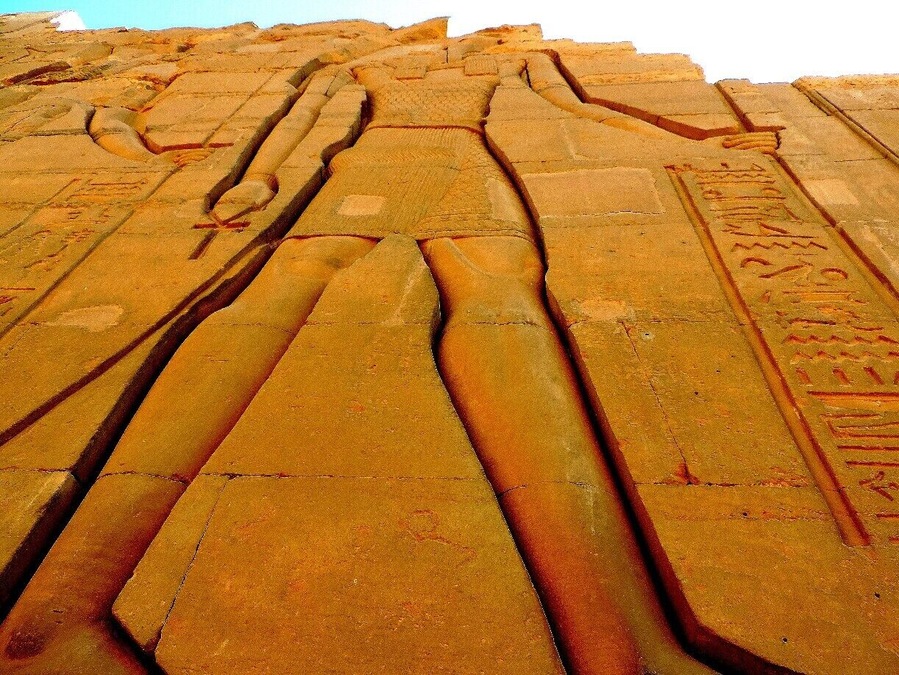 #TroveOn I would rather die a meaningful death than to live a meaningless life.
Corazon Aquino