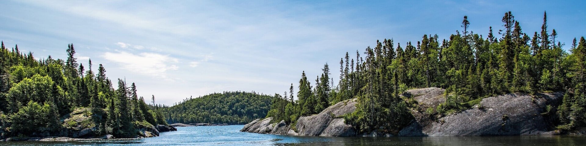 beautiful breathtaking scenery of lake superiors north shore