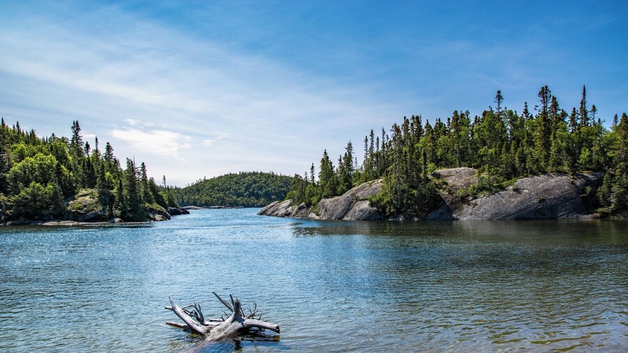 beautiful breathtaking scenery of lake superiors north shore