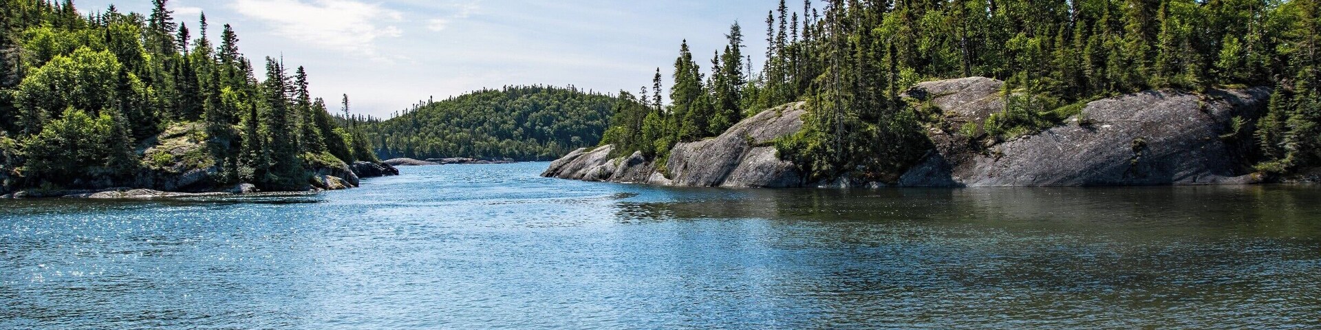 beautiful breathtaking scenery of lake superiors north shore