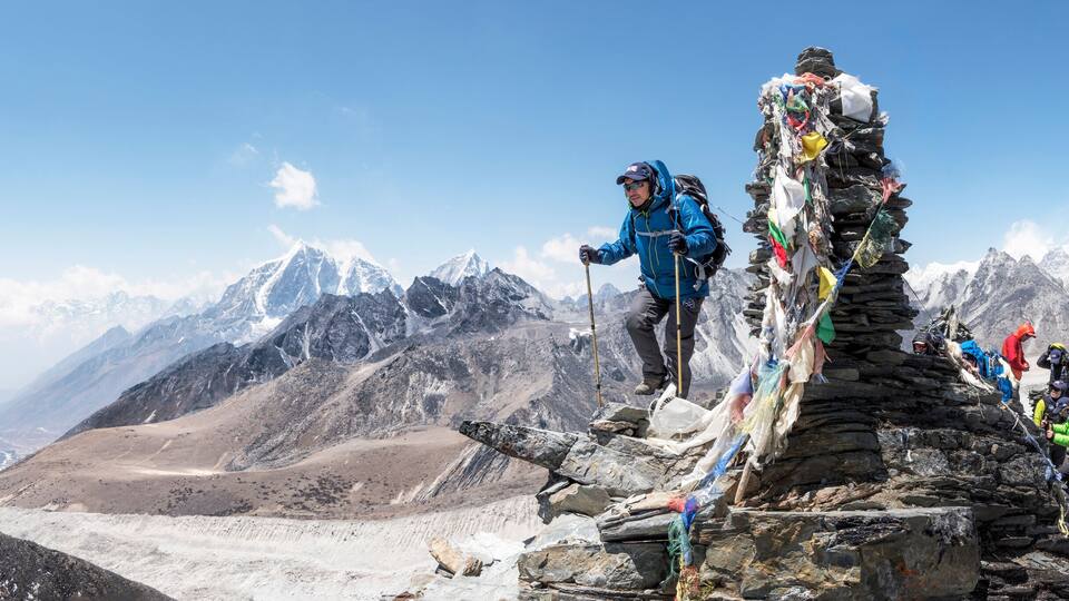 Nepal, Solo Khumbu, Everest, Mountaineers at Chukkung Ri