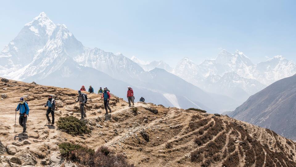 Nepal, Solo Khumbu, Everest, Group of mountaineers hiking at Dingboche