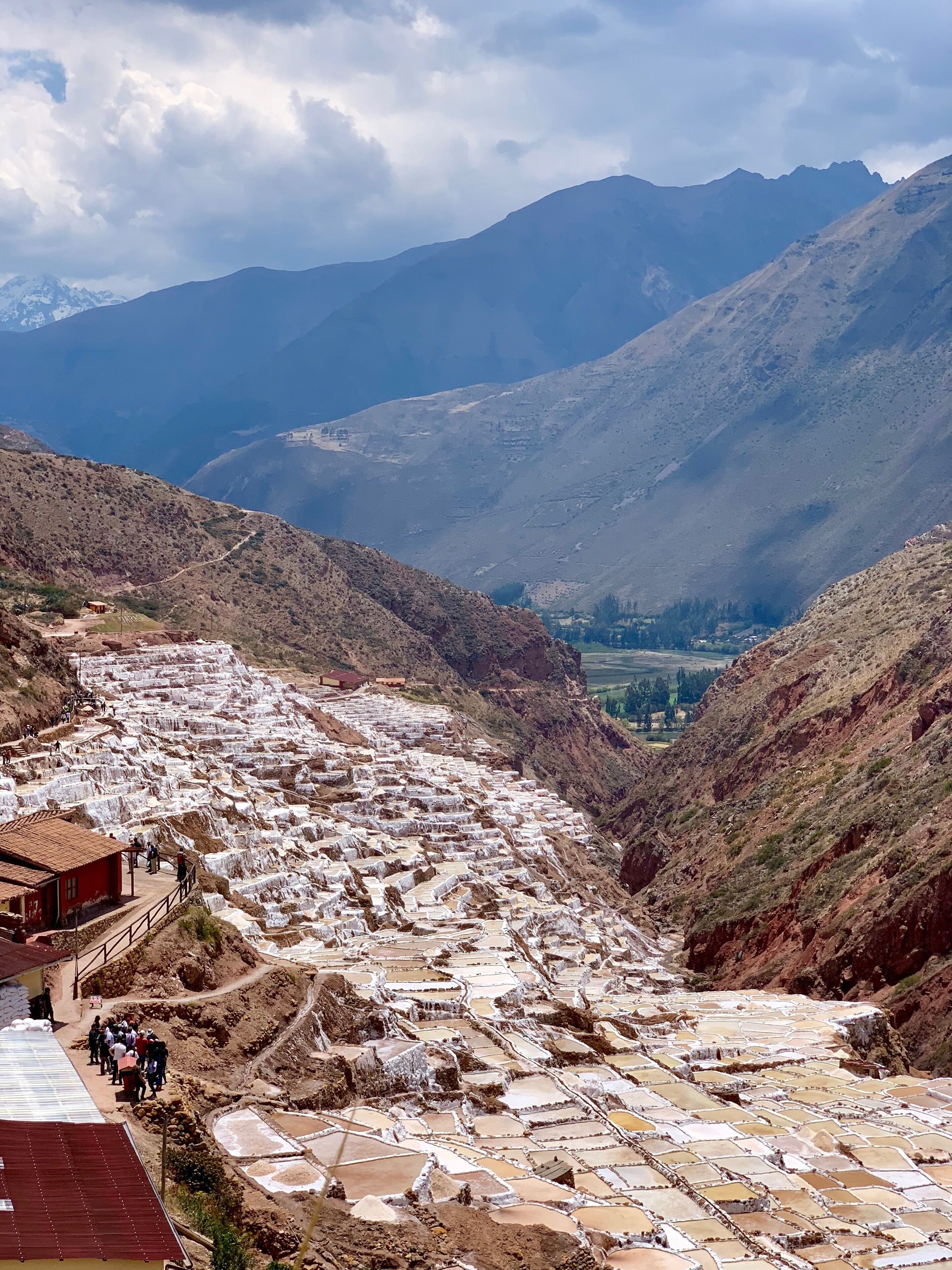 We took a beautiful hike starting at the salt pans to the Urubamba River. #lifeatexpedia