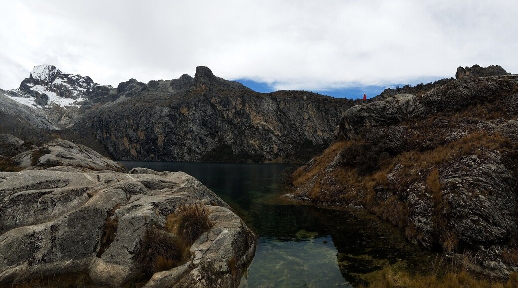The best pano from the entire trip on such a short day hike. I'd say moderate elevation so take one acclimatization hike prior to this.
#TroveOnTuesday