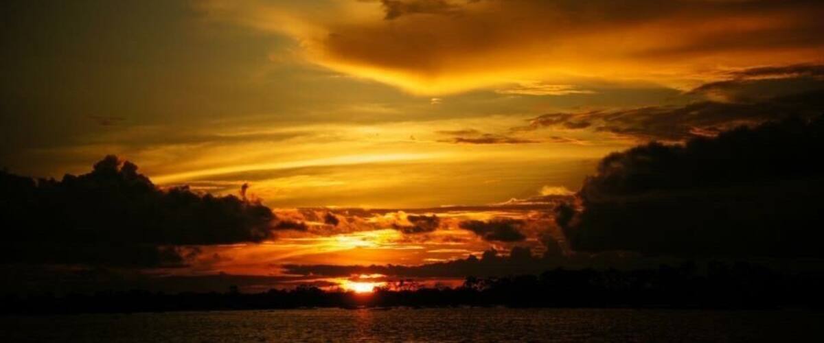 I don't know if it was because I was on the equator in December in the Peruvian Amazon, but traveling on a boat with Aqua Expeditions showed me #goldenhour light unlike any I've encountered anywhere! Not to mention lush jungles, amazing wildlife, and new Amazonian cultures and people.