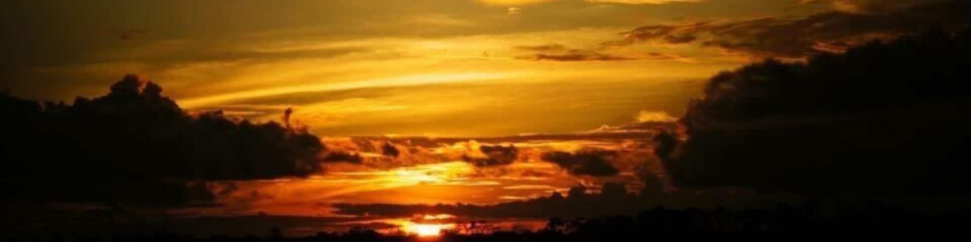 I don't know if it was because I was on the equator in December in the Peruvian Amazon, but traveling on a boat with Aqua Expeditions showed me #goldenhour light unlike any I've encountered anywhere! Not to mention lush jungles, amazing wildlife, and new Amazonian cultures and people.