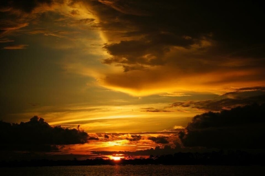 I don't know if it was because I was on the equator in December in the Peruvian Amazon, but traveling on a boat with Aqua Expeditions showed me #goldenhour light unlike any I've encountered anywhere! Not to mention lush jungles, amazing wildlife, and new Amazonian cultures and people.