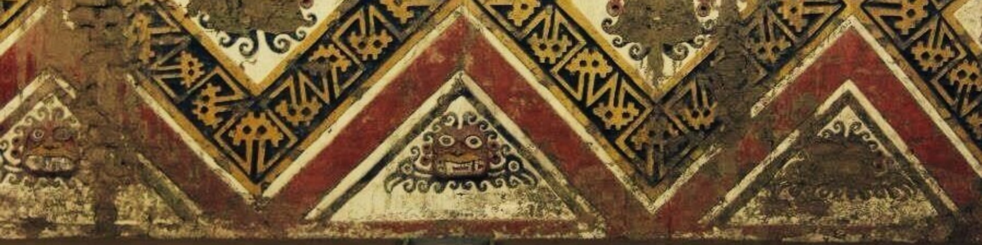 Near the more famous Chan Chan ruins, I preferred the well preserved structures of the Sun and Moon Temples