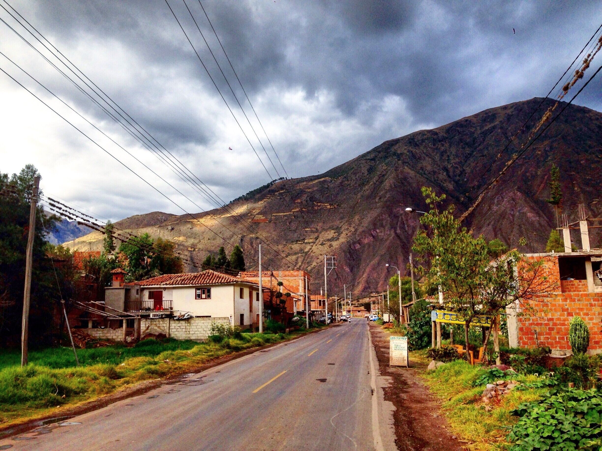 Onwards to Aguas Calientes one comes across the pretty country side along the urubamba river 