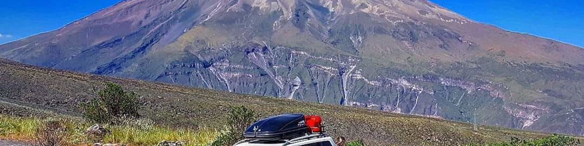 Vista do VulcĂŁo Misti na regiĂŁo de Arequipa, Peru. Este local onde paramos para fazer um lanche fica na Ruta 109, Ă© um trecho secundĂĄrio para quem segue viagem para Chivay e prefere um trecho offroad com mais aventuras.