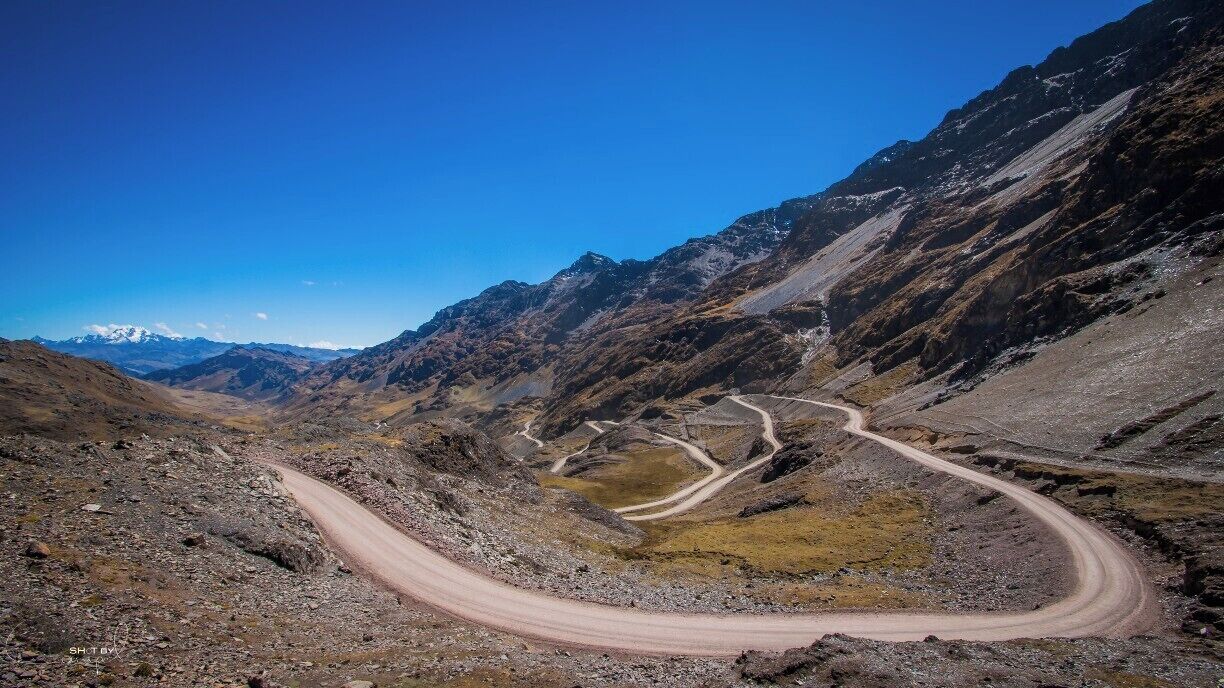 Take the Lares mountain pass with the highest point at almost 4600m.
You can enjoy the fabulous dramatic views that are all around.
It is also famous for mountain biking, you can do the downhill of 32km. #peru #roadtrip