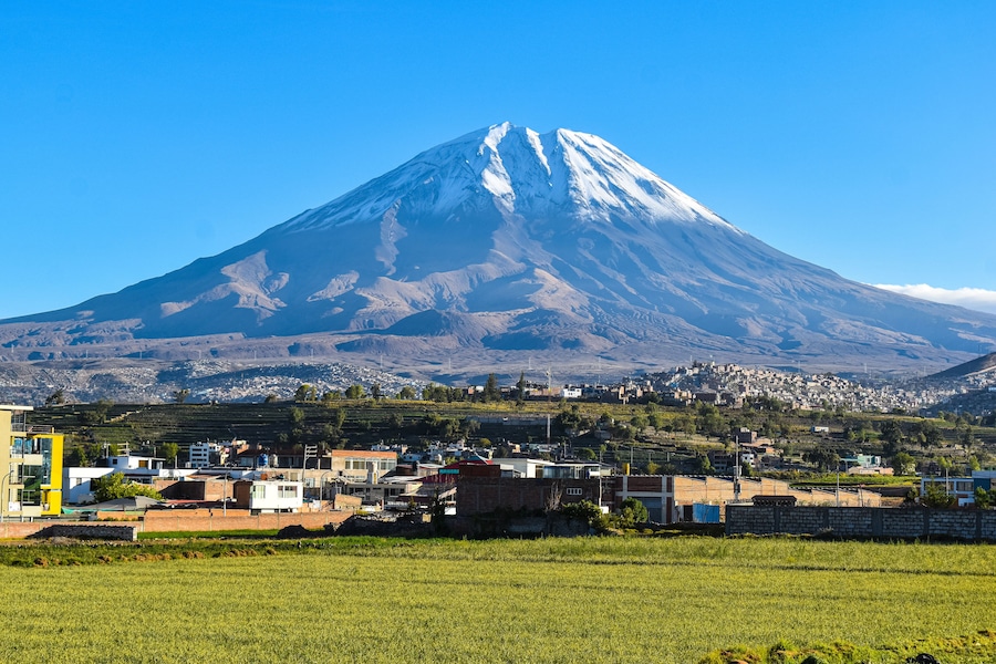 Volcán Misti y su campiña arequipeña Arequipa Perú