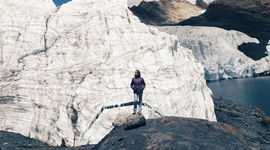 Glaciar Pastoruri in the Cordillera Blanca near Huaraz, Peru. Located at an elevation of 4.955m above the sea level, it’s one of the few glaciers left in tropical areas of South America. #Adventure