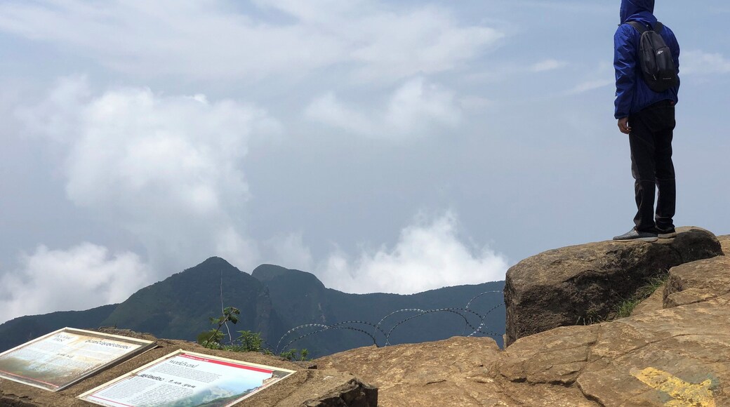 Need a clear view to see the plunge and the villages and lakes below. We were lucky that it turned sunny as we walked from carpark to the viewpoint