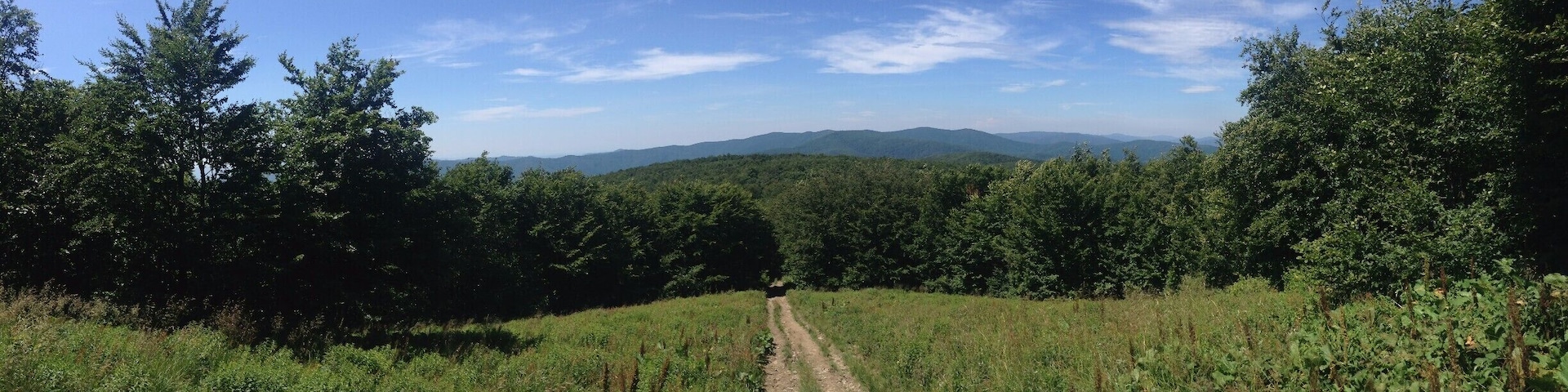 Westwards view from Hrúbky (1186 m) along the Slovak-Polish border on the red hiking trail. This area is not only a national park, but also a UNESCO World Heritage Site thanks to the preserved Primeval Beech Forest. It's remote and peaceful, and there are some outstanding views.
For more information, read my blog post on the area and how to get there. http://www.greengoulash.com/kremenec/
#hiking #nationalpark #nature #UNESCO #TakeAhike