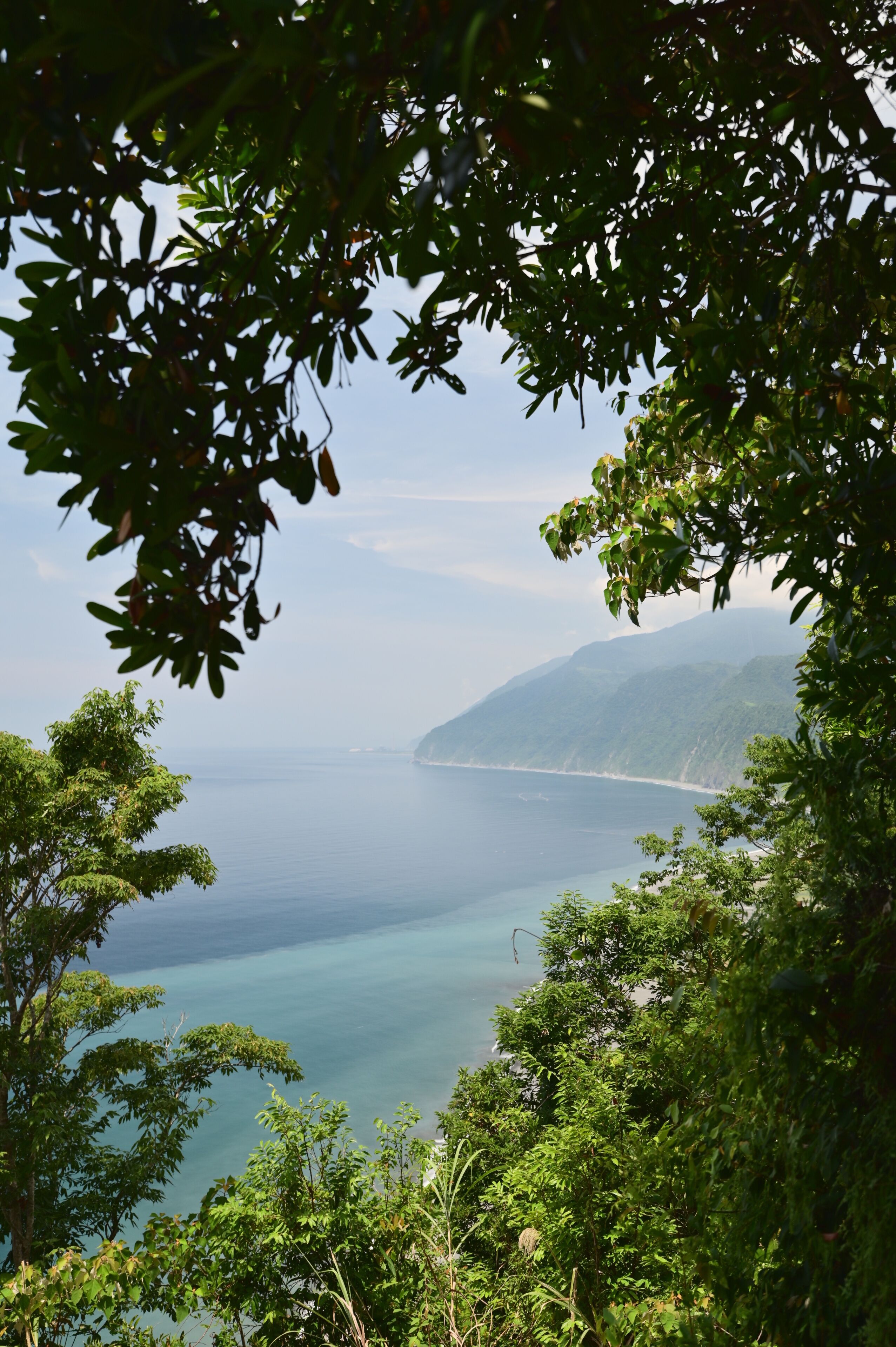 Zhaoyang National Trail is located on the hills of Guishan in Nan'ao, Yilan County; Guishan is an independent hill on the south side of Chaoyang Community. It faces the east coast of Huahua in the eas