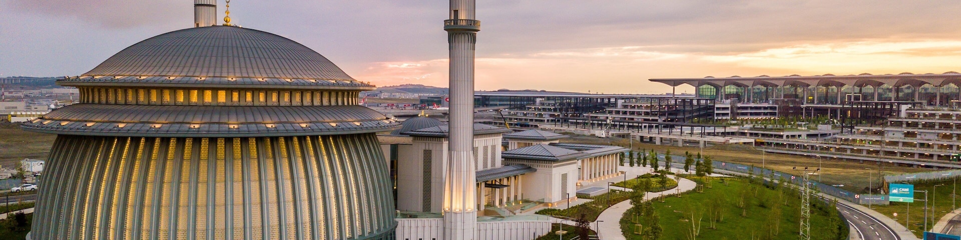 Istanbul showing a sunset, landscape views and modern architecture