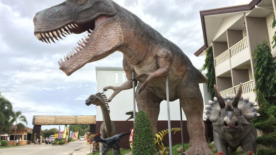 The place is good, food is good, but not their customer service. Blaaaahh