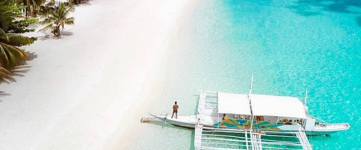 Pristine! This beach with its stunning sandbar never fails to leave us in awe.
A big shoutout to Tacloban leyte for these awesome view 
#summer#philippines#beachtips#BVSBlue