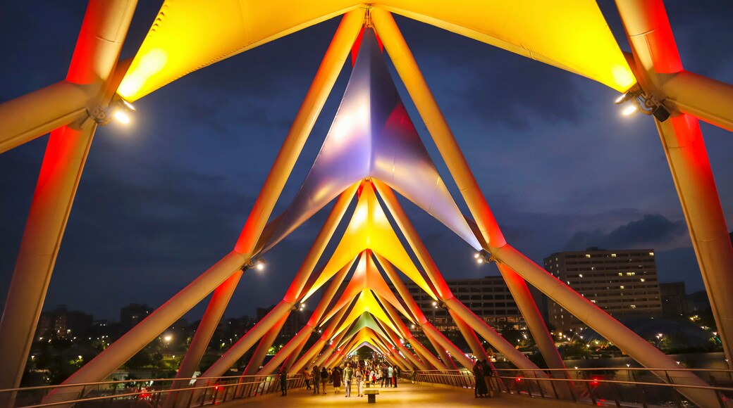 View of Atal Bridge built on the Sabarmati River in the city center of Ahmedabad, Gujarat, India.