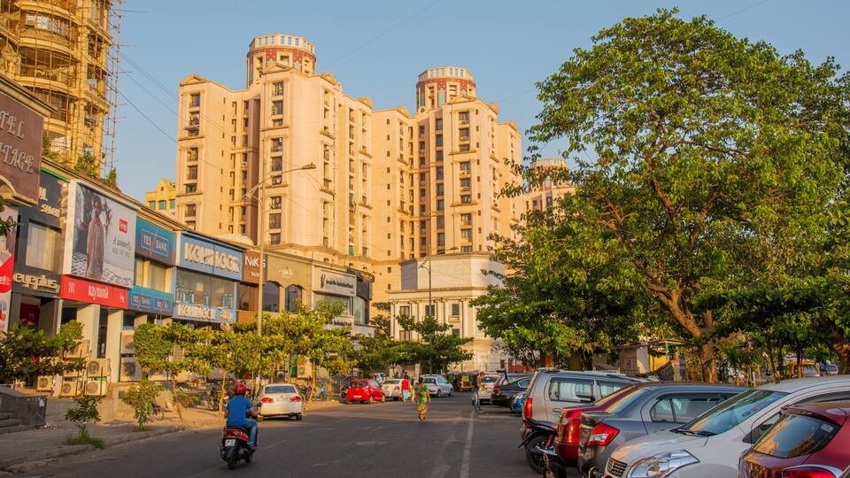 Kharghar which includes street scenes