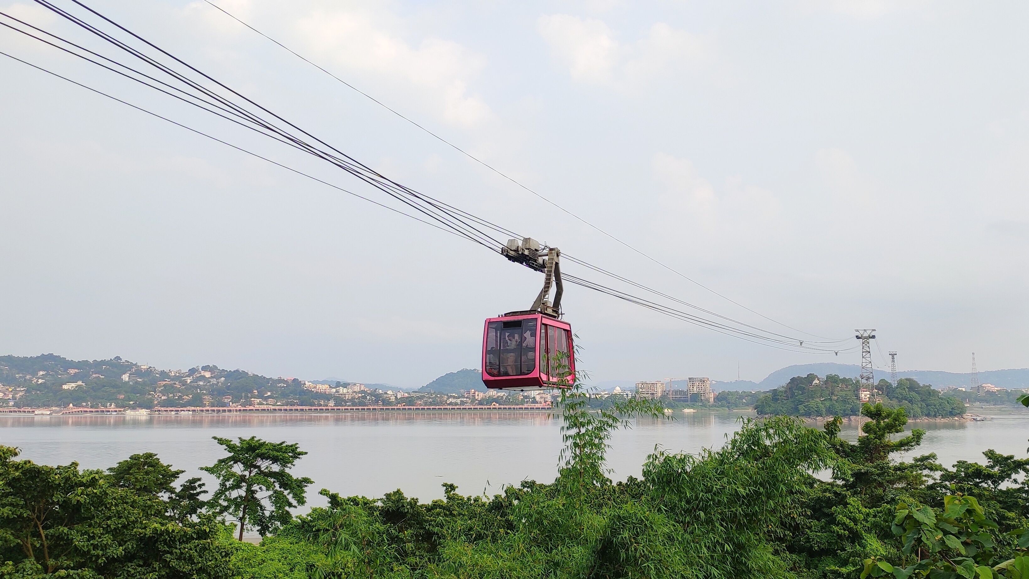 The main ropeway service in Guwahati is the Brahmaputra river ropeway connecting Pan Bazaar to North Guwahati. It’s one of the city’s most popular tourist attractions and offers excellent aerial views