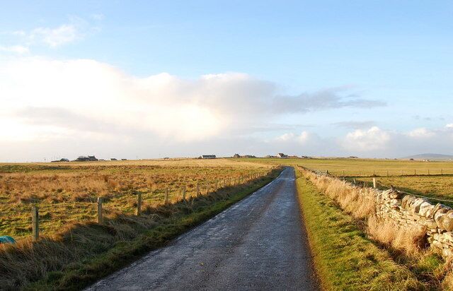 Bend in the lane. Travelling west, towards Grind and Groatster.