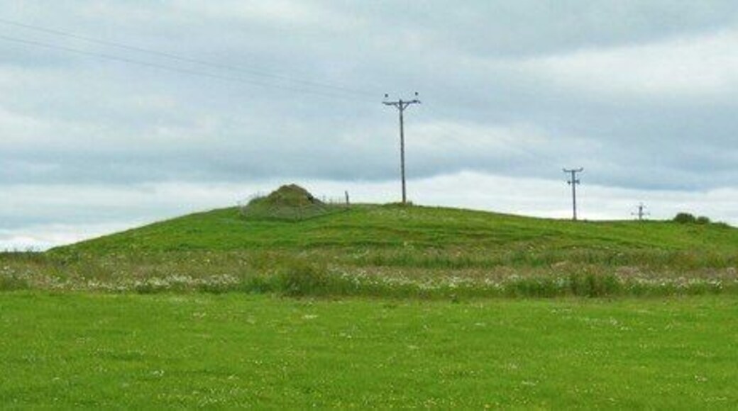 Long Howe Iron Age mound, Mainland Orkney This unexcavated elongated mound is situated immediately southwest of Mine Howe.