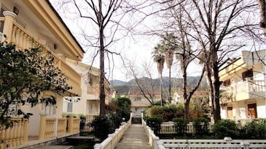 Part of the Beautiful grounds at the #RiversideGardenResort #RiversideHolidayVillage #Kyrenia #Cyprus.
#LifeatExpedia
#GoldenHour