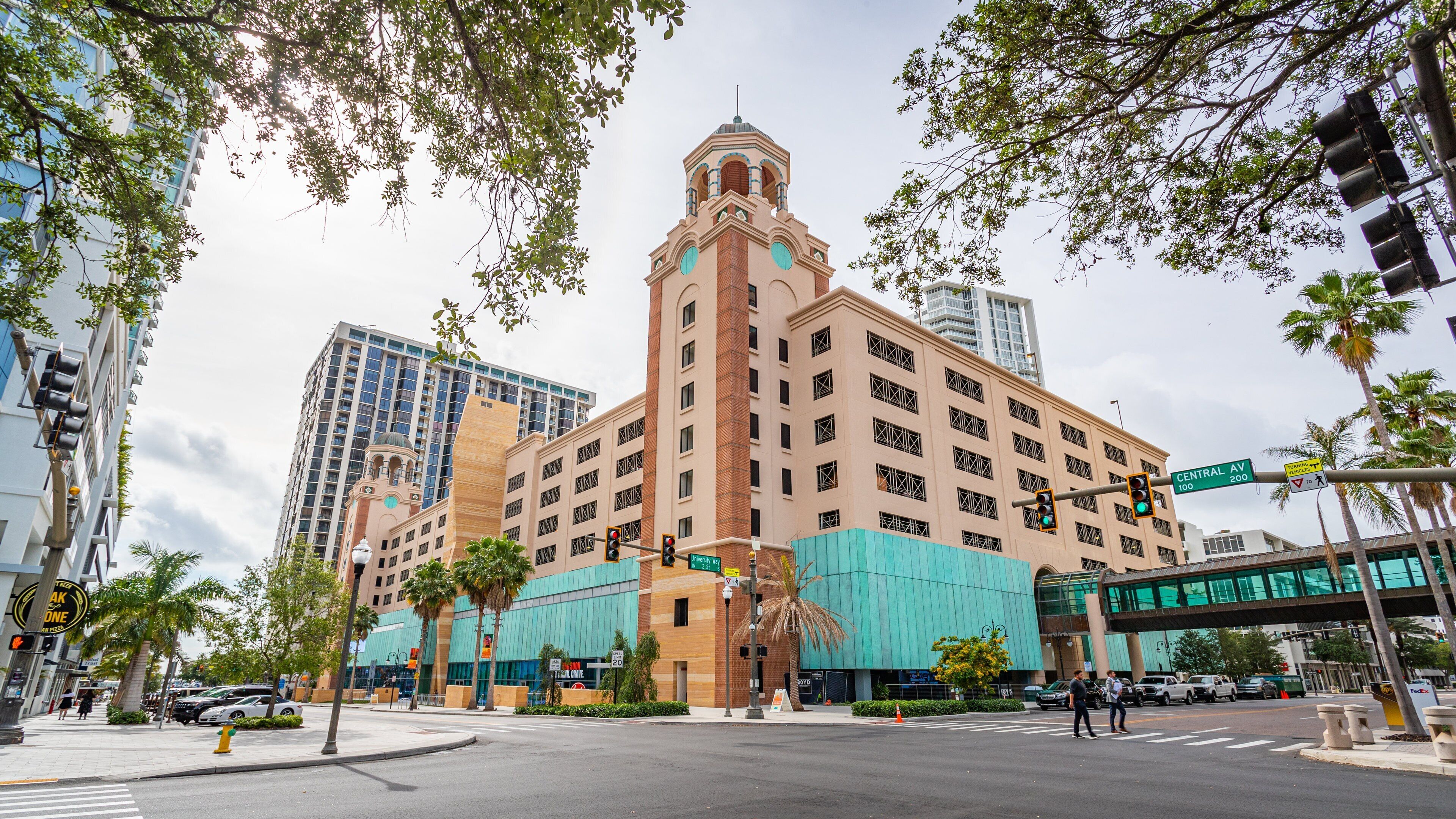 The James Museum of Western & Wildlife Art showing a city