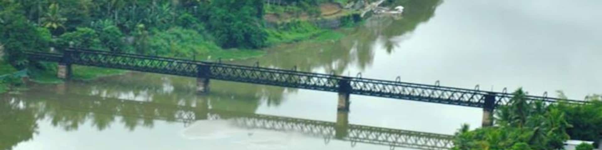 Home to many of my friends. This bridge is the most iconic landmarks that the Katugastota City houses.
#Katugastota #SriLanka #Railways #Bridge #MahaweliRiver #ArielShots