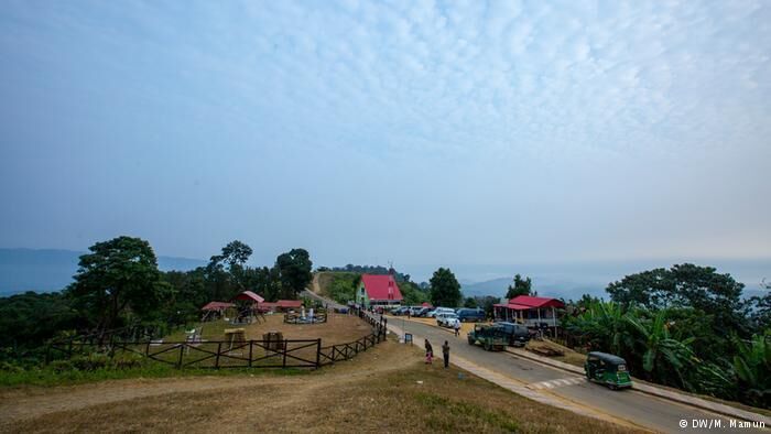 Sajek Valley is an emerging tourist spot in Bangladesh situated among the hills of Kasalong range of mountains in Sajek union, Baghaichhari Upazila in Rangamati District. The valley is 2000 feet above sea level. Sajek valley is known as the Queen of Hills & Roof of Rangamati.

https://en.wikipedia.org/wiki/Sajek_Valley