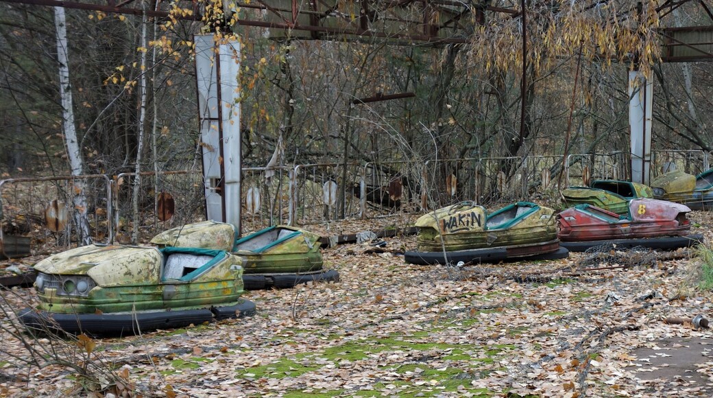 Remnants of a recreation park in an abandoned but once flourishing city with some 50,000 inhabitants (average age 26). Pryp'yat was abandoned the day after the Chernobyl disaster that caused more than 200,000 deaths. #abandoned