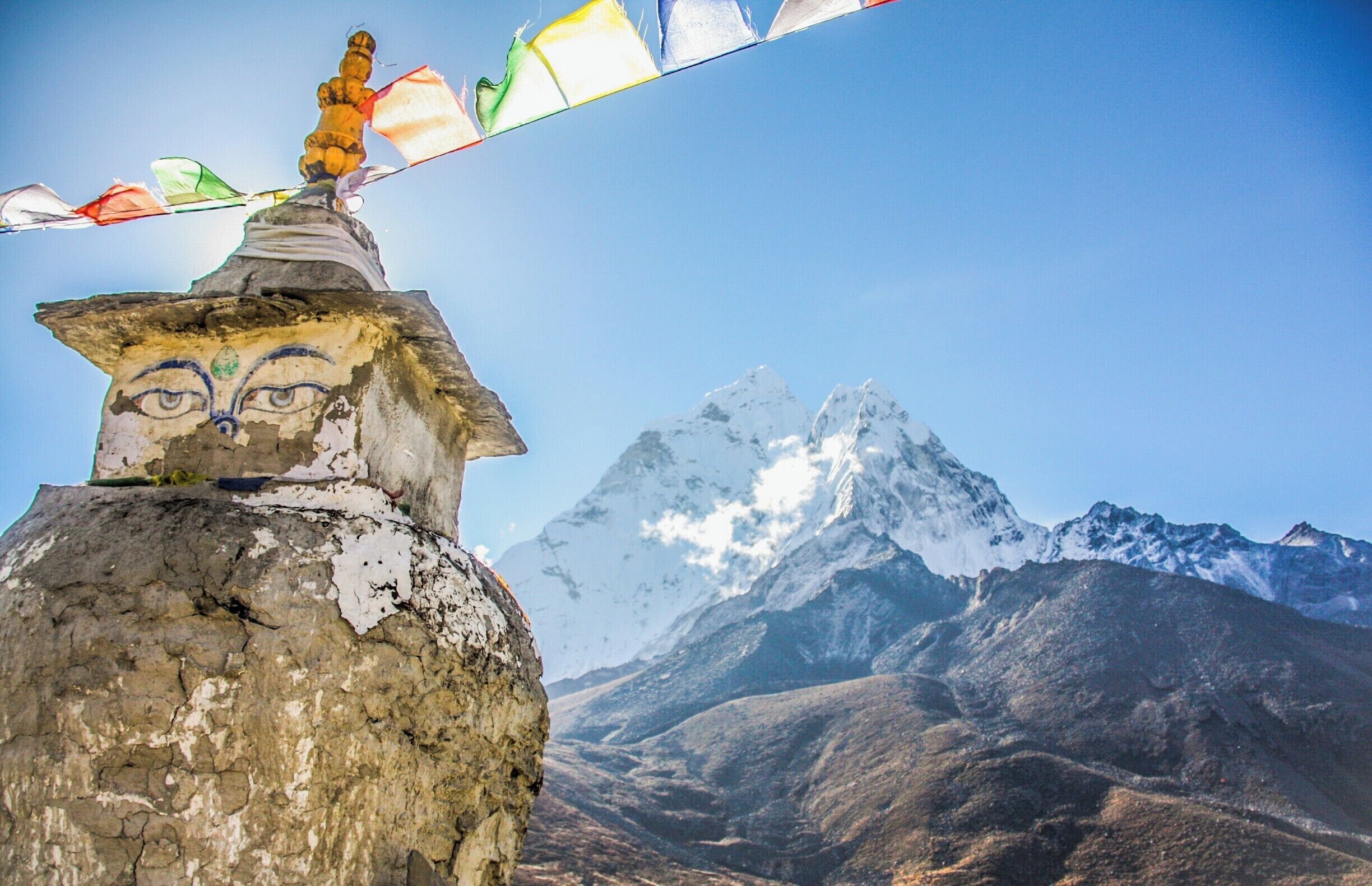 #stunningstructures #nepal #everestbasecamp #everest #dingboche #himalayas

This image sums up Nepal perfectly - the Himalayas, the Stupa, the Buddha eyes, the prayer flags representing the 5 elements. Taken at Dingboche at an altitude of 4530 meters (14,800 feet) above sea level. 
